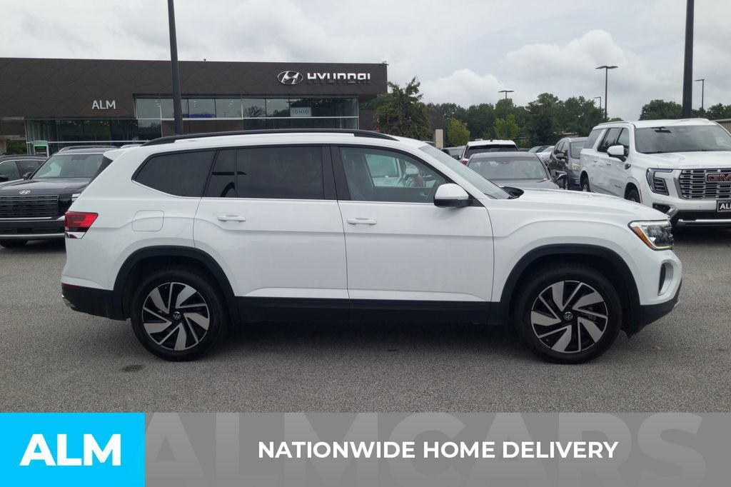 Used 2025 Volkswagen Atlas SE FWD image 4