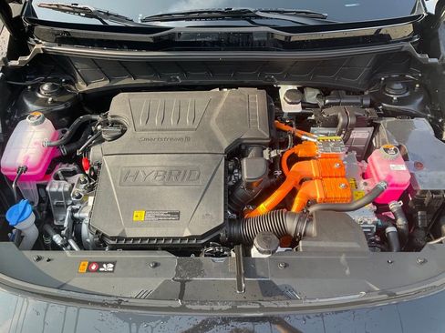 New 2025 Kia Niro EX Touring image 9