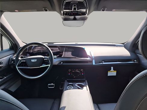 New 2026 Cadillac Vistiq Luxury AWD/4WD image 24