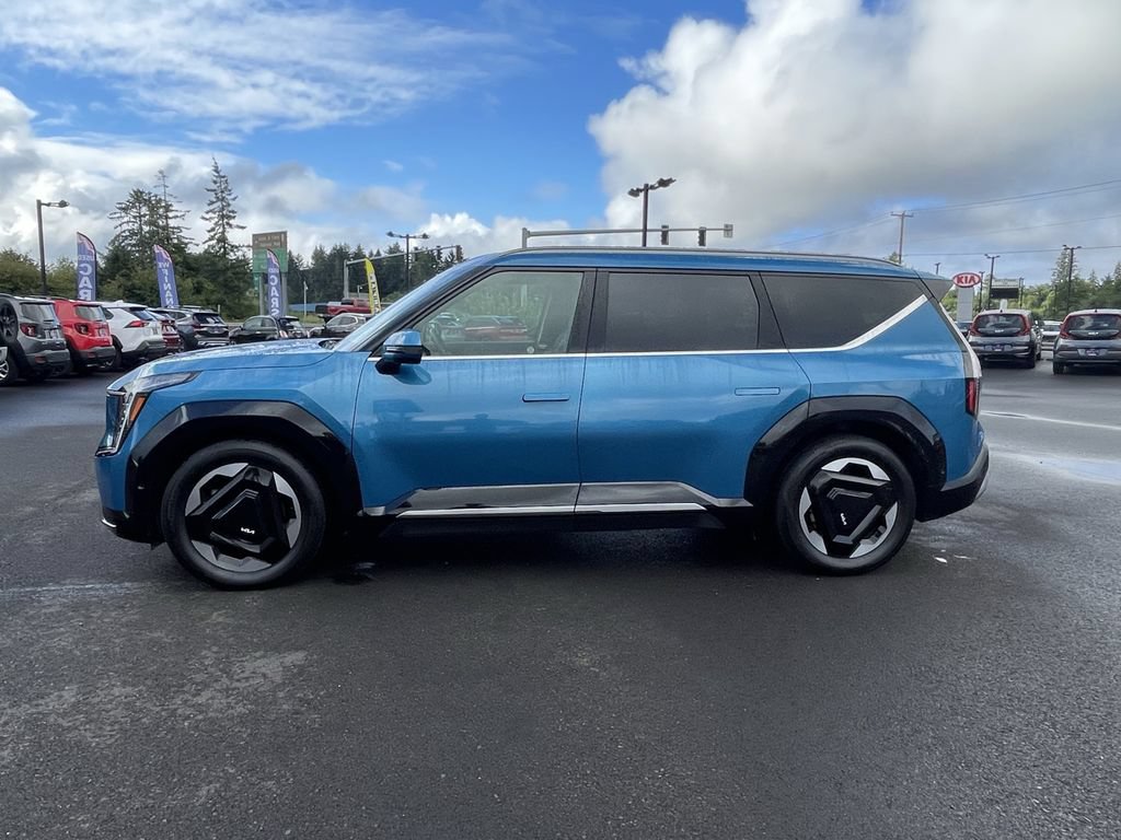 Used 2024 Kia EV9 Land AWD/4WD image 3