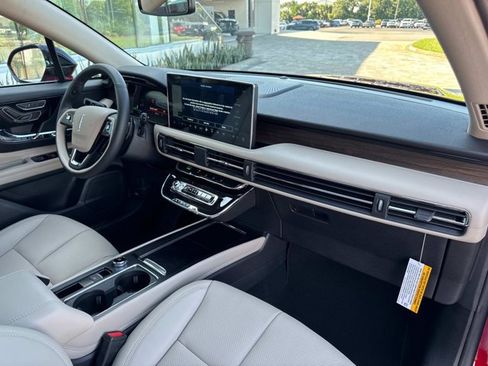 New 2025 Lincoln Corsair Grand Touring image 19
