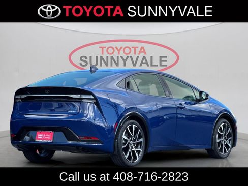 Used 2025 Toyota Prius Plug-In Hybrid FWD image 3