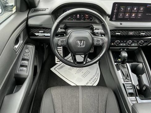 Used 2025 Honda Accord Sport image 12