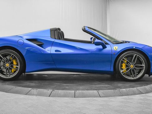 Used 2018 Ferrari 488 Spider image 9