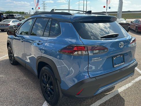 Used 2026 Toyota Corolla Cross LE image 5