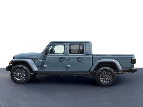 New 2025 Jeep Gladiator Sport image 12