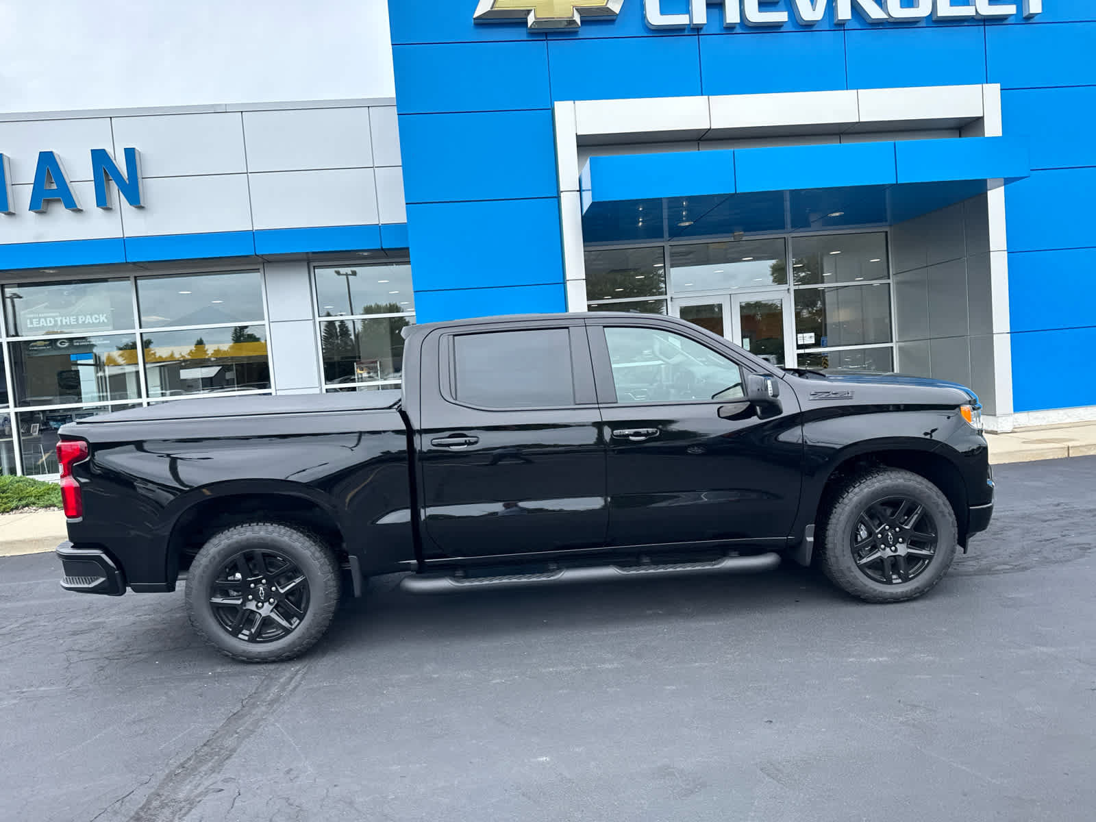 New 2026 Chevrolet Silverado 1500 RST w/ RST All Star Premium Package AWD/4WD image 3