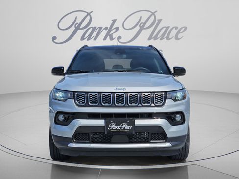 Used 2024 Jeep Compass Limited AWD/4WD image 9
