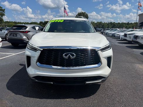 Used 2023 INFINITI QX60 Sensory w/ Vision Package AWD/4WD image 3