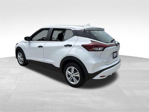 Used 2025 Nissan Kicks Play S FWD image 5