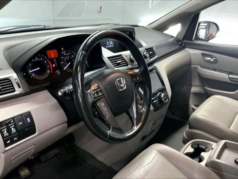Used 2014 Honda Odyssey Touring image 16