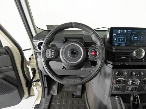 Used 2025 INEOS Grenadier Fieldmaster Edition AWD/4WD image 17