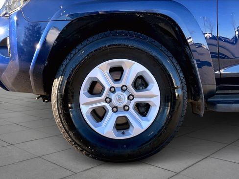 Used 2022 Toyota 4Runner SR5 Premium w/ Moonroof Package image 19