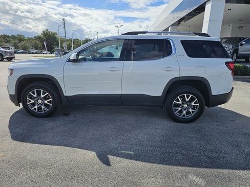 Used 2023 GMC Acadia SLT image 2
