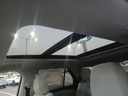 New 2025 Ford Explorer Platinum w/ Ultimate Package image 19