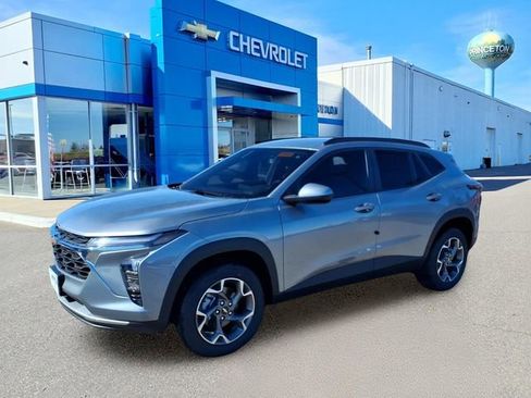 New 2026 Chevrolet Trax LT w/ Driver Confidence Package image 8