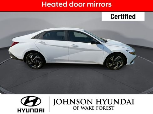 Certified 2025 Hyundai Elantra SEL image 9