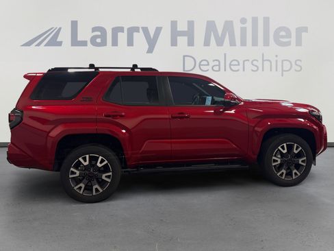 Certified 2025 Toyota 4Runner TRD Sport Premium w/ Tow Technology Package AWD/4WD image 6