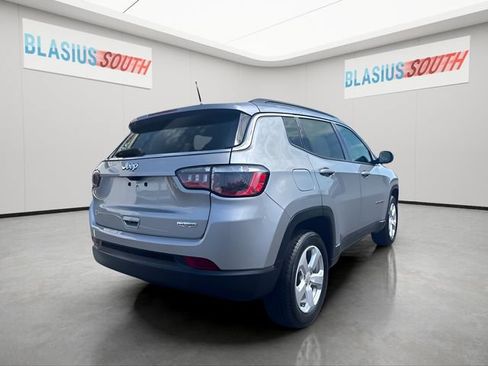 Used 2022 Jeep Compass Latitude AWD/4WD image 3
