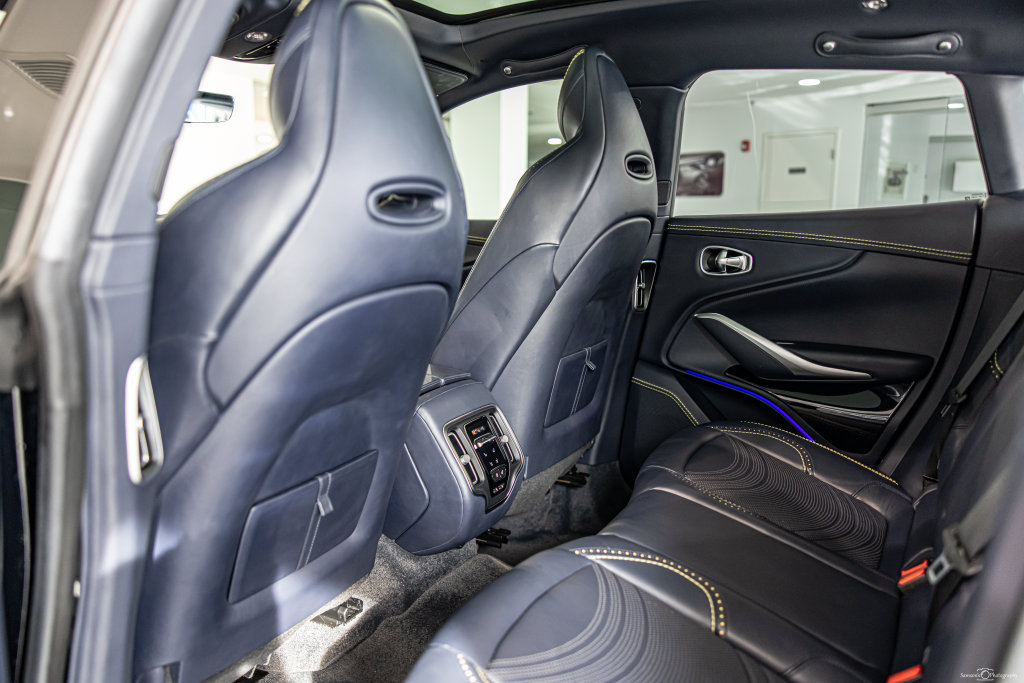 Used 2022 Aston Martin DBX AWD/4WD image 36