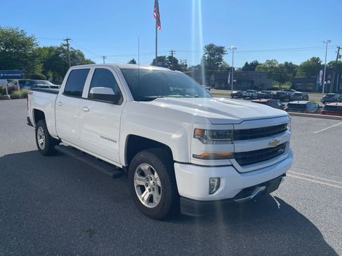 Used 2018 Chevrolet Silverado 1500 LT w/ All Star Edition AWD/4WD image 8