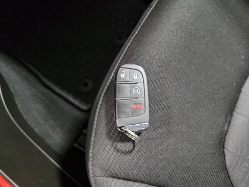 Used 2017 Jeep Renegade Trailhawk image 32