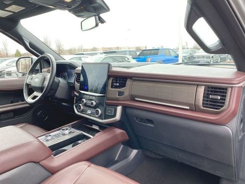 Used 2024 Ford Expedition Max Limited image 30
