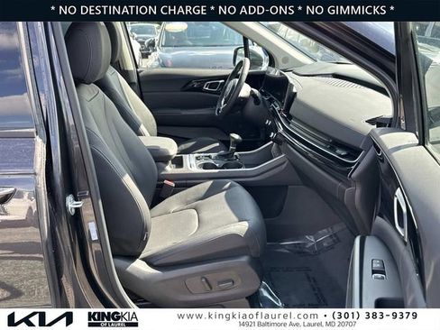 Used 2025 Kia Carnival SX Prestige FWD image 16