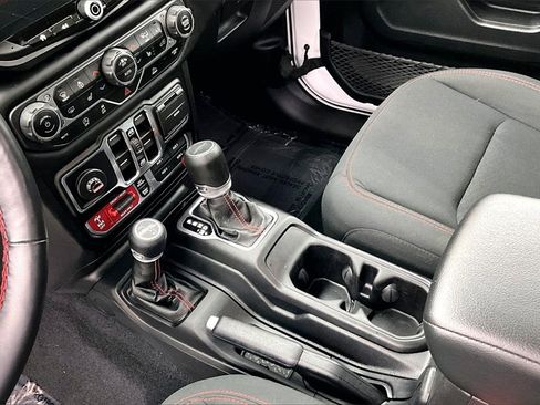 Used 2021 Jeep Gladiator Rubicon w/ Cold Weather Group image 15