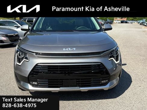 Certified 2025 Kia Niro EX Touring FWD image 2