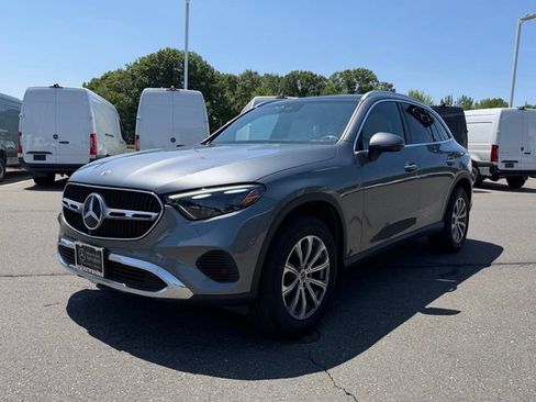 Used 2023 Mercedes-Benz GLC 300 4MATIC image 3