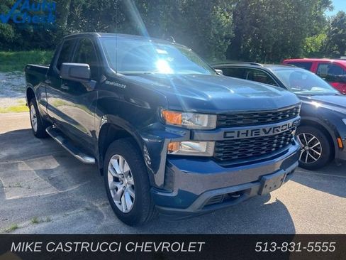 Used 2020 Chevrolet Silverado 1500 Custom w/ Custom Value Package AWD/4WD image 2
