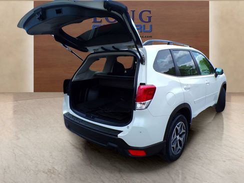 Used 2020 Subaru Forester Premium AWD/4WD image 13