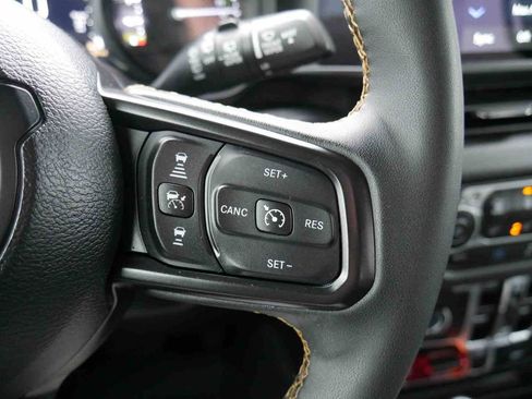 Used 2024 Jeep Wrangler Unlimited image 40