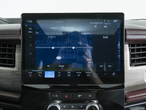 Used 2024 Ford Expedition Limited image 29