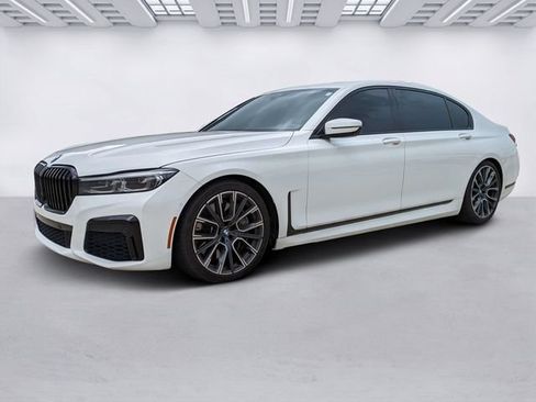 Used 2022 BMW 750i xDrive w/ M Sport Package AWD/4WD image 8