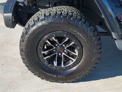 Used 2025 Jeep Wrangler Unlimited Rubicon AWD/4WD image 24