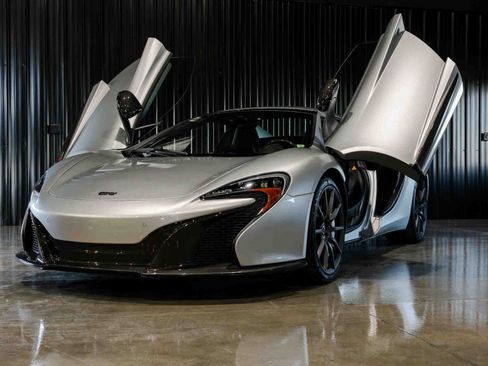 Used 2016 McLaren 650S Spider RWD image 56