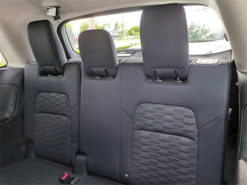 Certified 2025 Nissan Pathfinder SV image 20