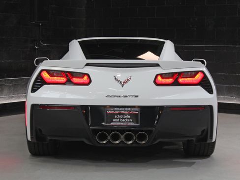 Used 2019 Chevrolet Corvette Stingray Coupe w/ 2LT Preferred Equipment Group RWD image 17