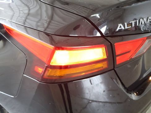 Used 2023 Nissan Altima 2.5 SL FWD image 28
