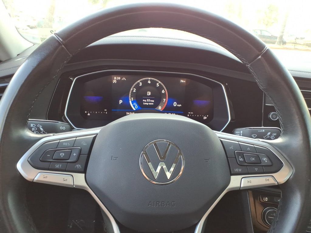 Used 2024 Volkswagen Jetta SE FWD image 10