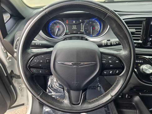 Used 2019 Chrysler Pacifica Limited w/ Advanced Safetytec Group FWD image 49