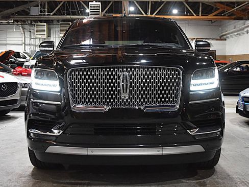 Used 2018 Lincoln Navigator L Reserve w/ Technology Package AWD/4WD image 2