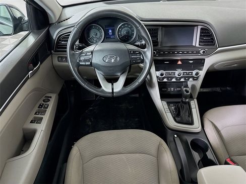Used 2019 Hyundai Elantra Value Edition image 3