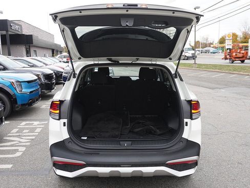 Used 2023 Kia Sportage LX image 18