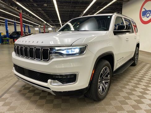Used 2023 Jeep Wagoneer Series II w/ Flexible Seating Group RWD image 6