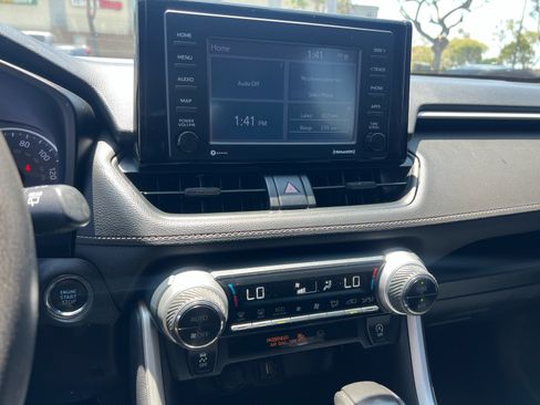 Used 2021 Toyota RAV4 XLE FWD image 10