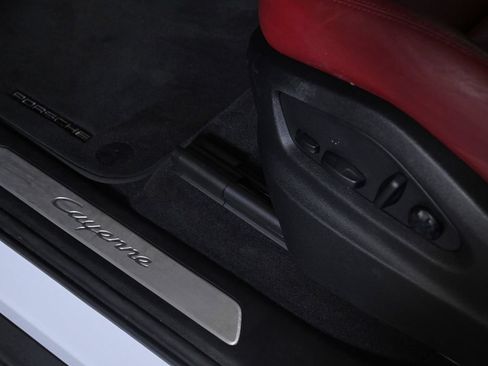 Certified 2023 Porsche Cayenne Coupe AWD/4WD image 24