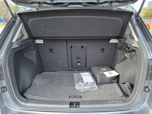 Used 2022 Volkswagen Taos SE image 29